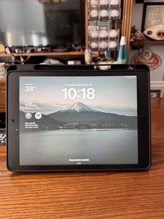 Apple iPad Gen 9 Black impecabilă, ca nouă, nefolosită, husă si folie