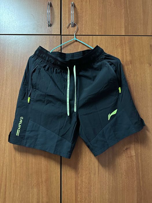 Новые спортивные шорты Lining оригинал