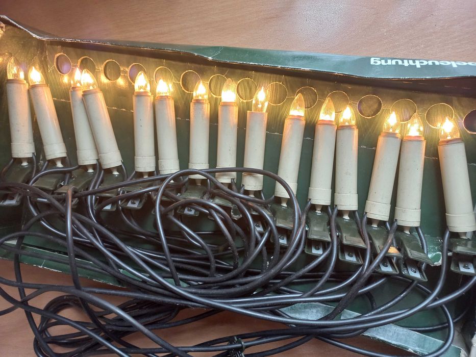 Лампички Хелоуин, коледни свещички, диско топка и др.