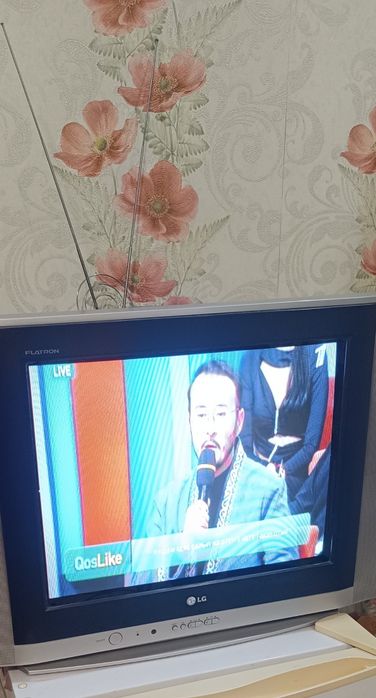 Продам Телевизор вместе с ОТАУ тв