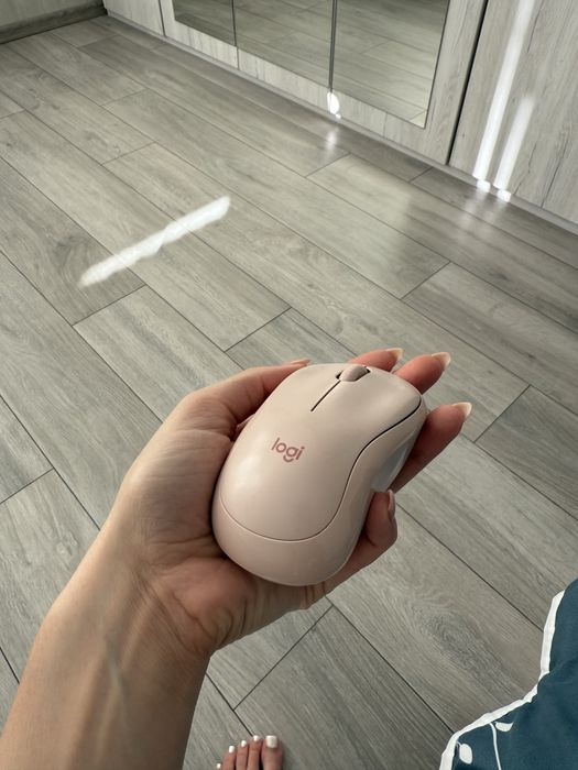 Бежичня Мишка Logitech