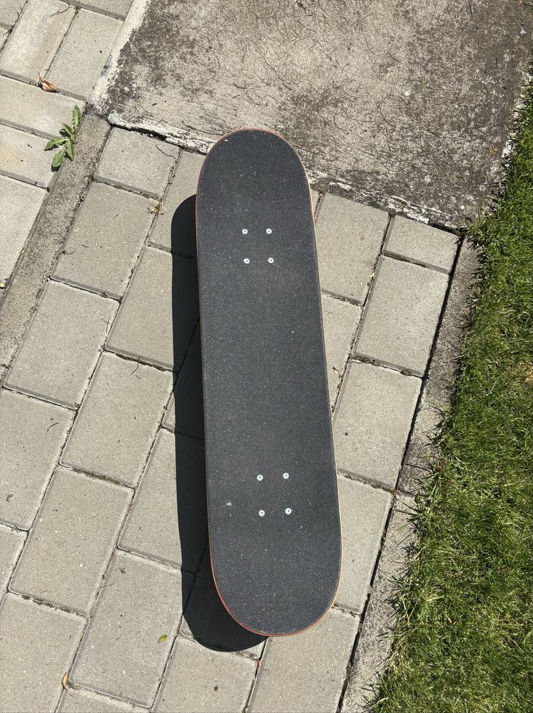 Skateboard , aproape nou
