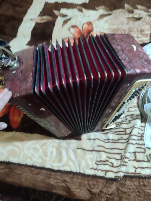 Продаётся баян в хорошем состоянии