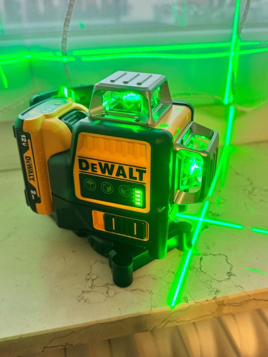 DeWalt laser 3 x 360“