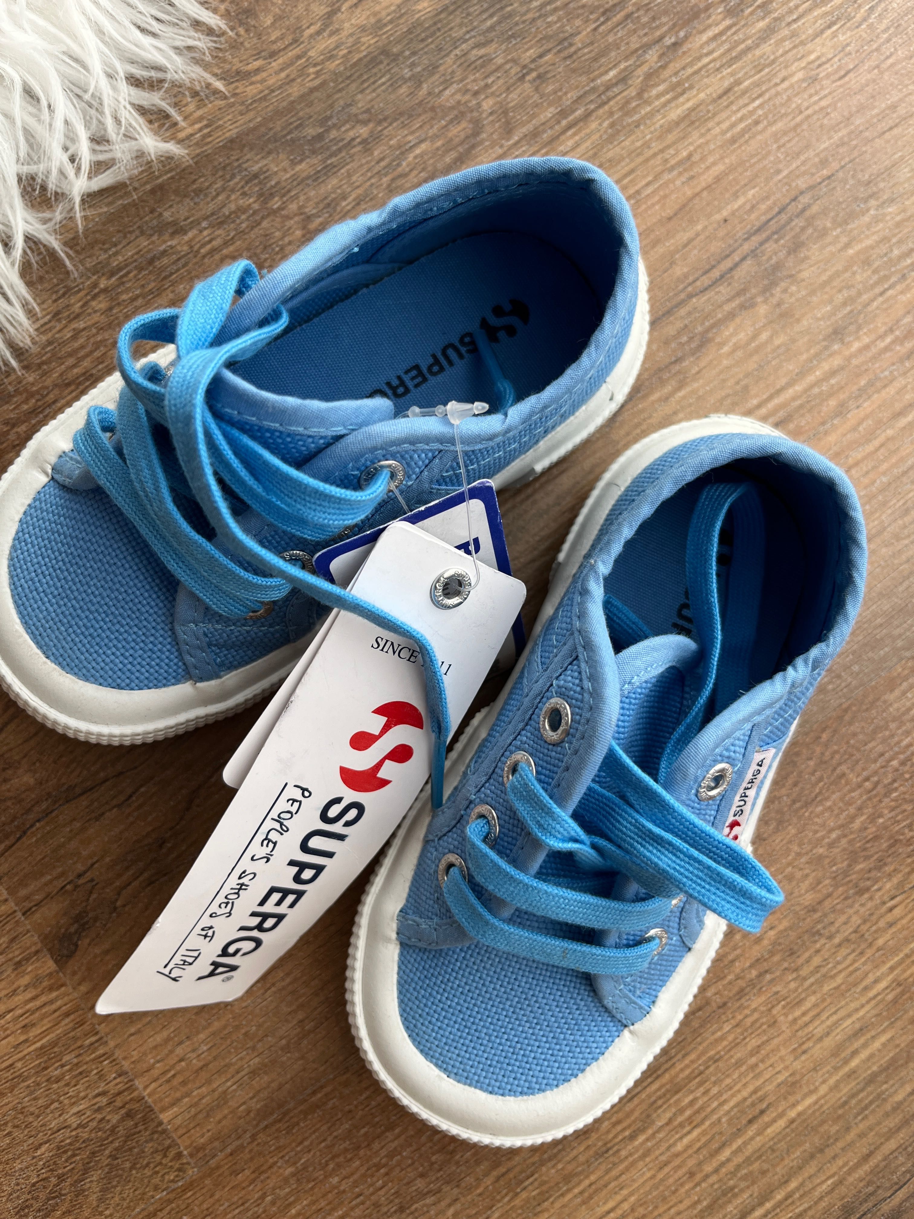 Нови детски обувки Superga 35 лв