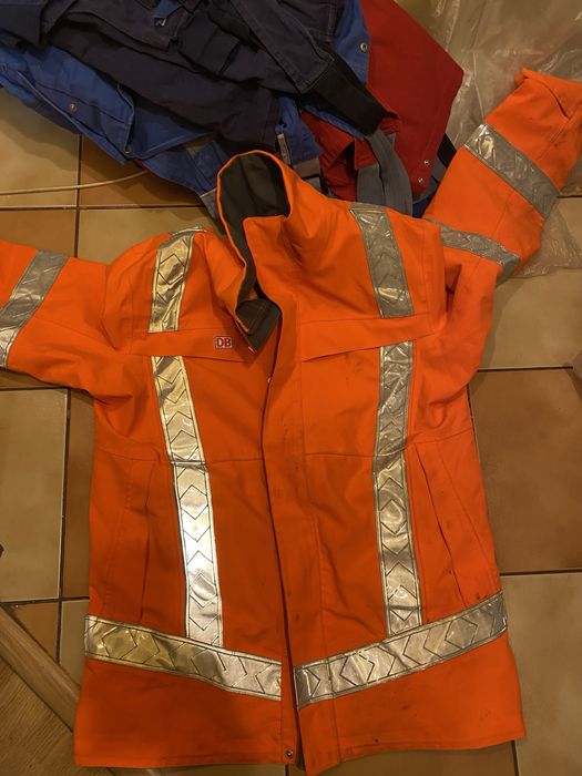 Geci reflectorizante impermeabile si salopete!