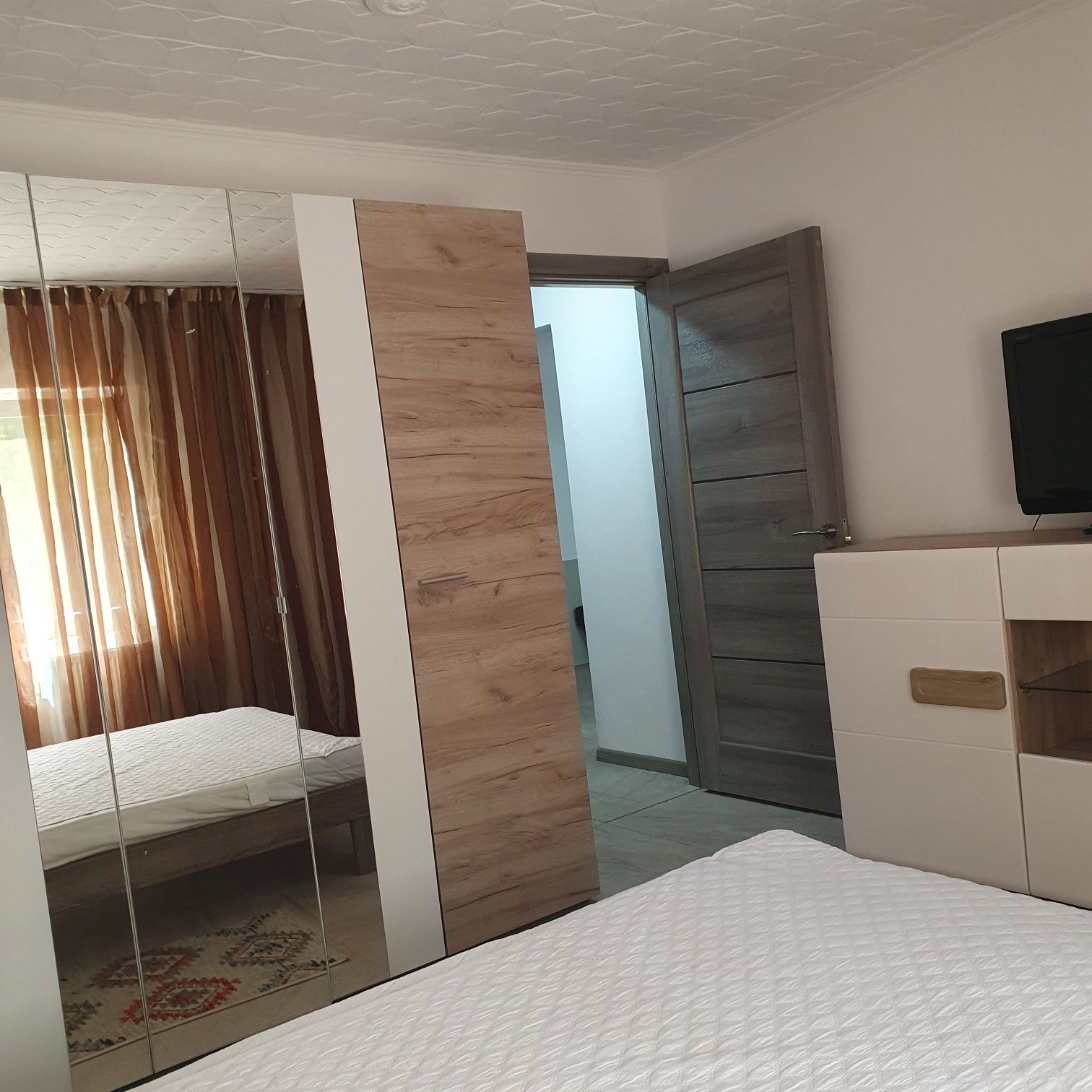 Inchiriez apartament cu o camera