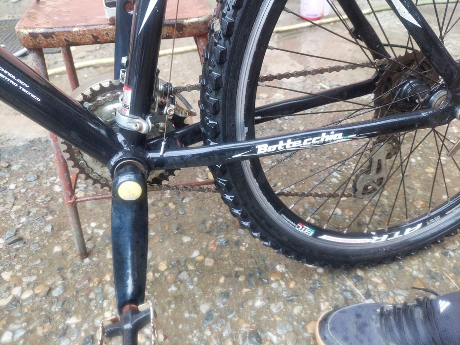 Vând bicicletă bottechia perfect funcțională.