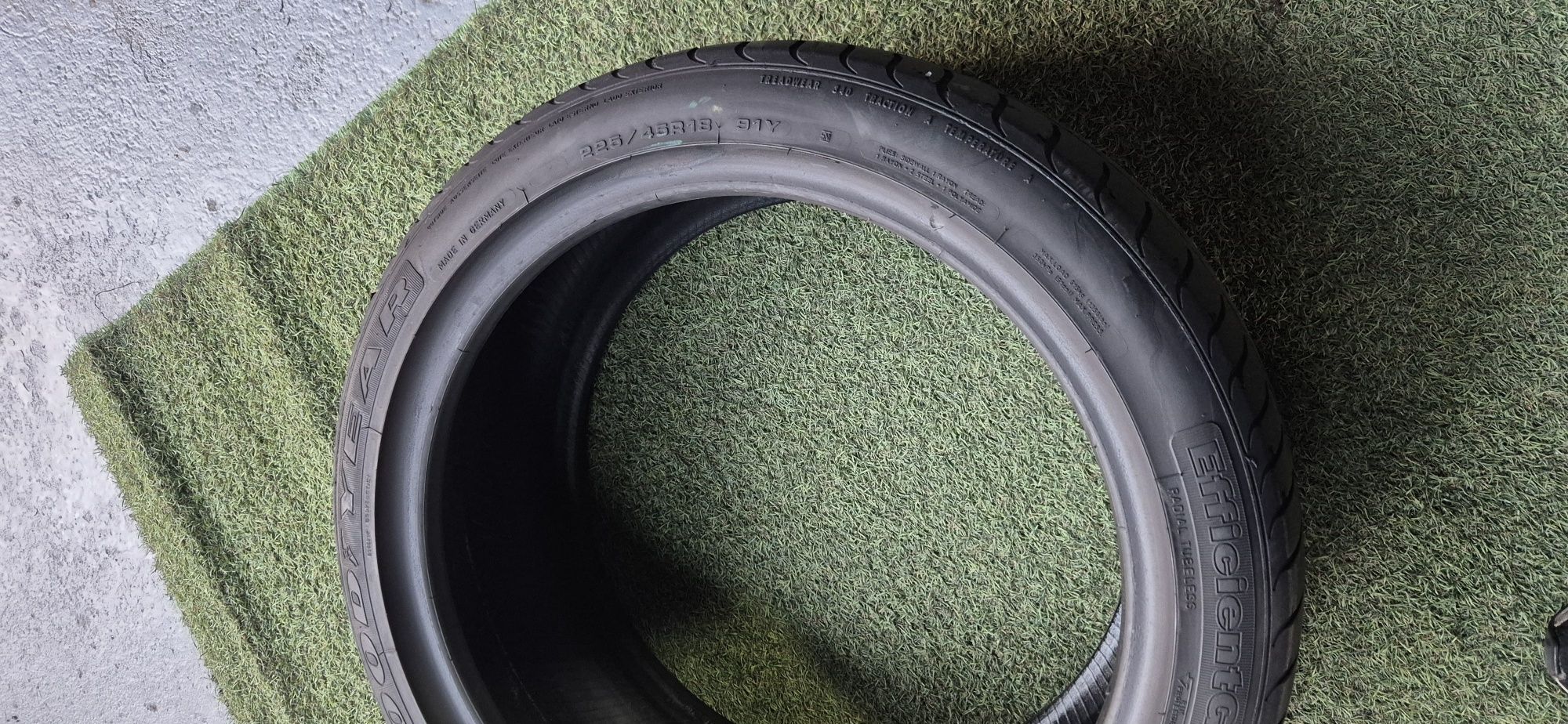 225 45 18,  255 40 18 Goodyear runflat