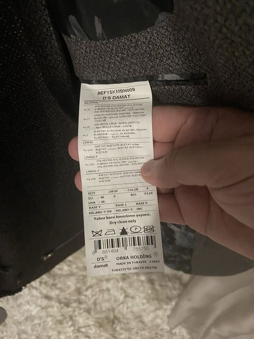 Costum D’S Damat Twn purtat de două ori