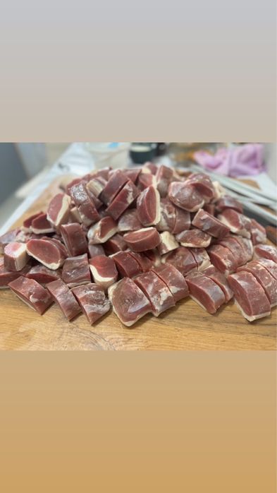 Маринованный шашлык из утки с шампурами