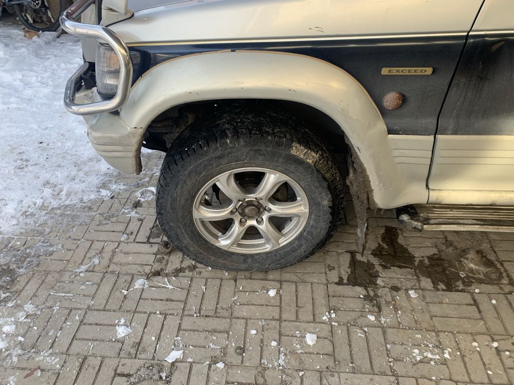 Продам титанки  с шинами и без всесезонка R 17 или обмен на R-16, R-15