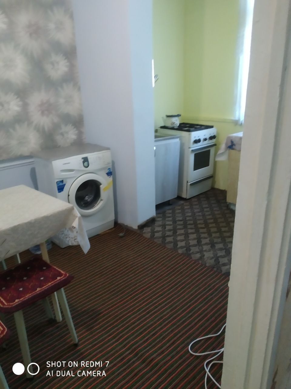 Продаю срочно 2/1/4 Юнусабад 13. Метро линия. 57500 уе