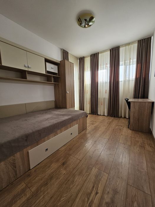 Proprietar închiriez apartament 3 camere