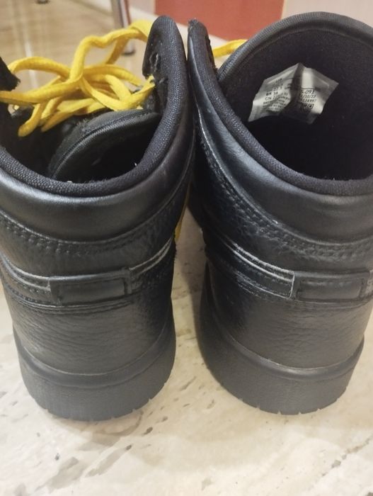 Gheata tip adidas (Nike)