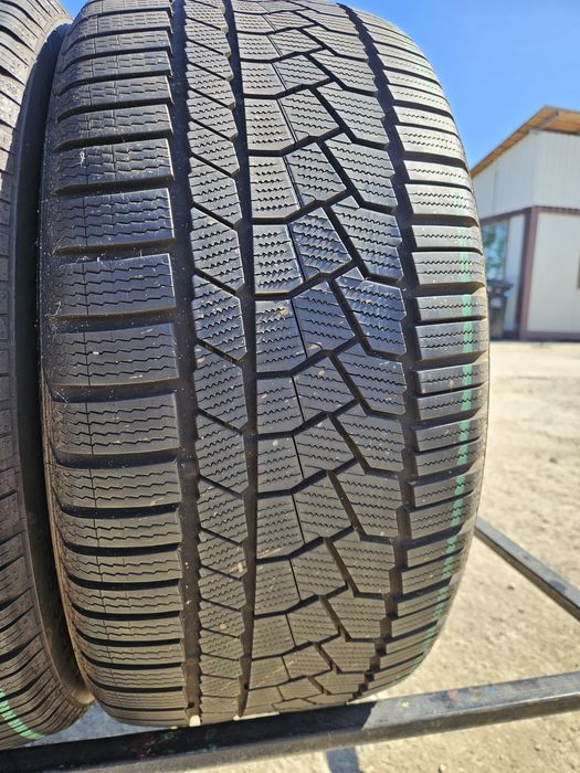 Vând anvelope iarna 275/40/20 245/45r20 CONTINENTAL Rsc
