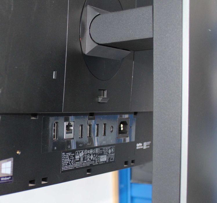 Компютър Dell OptiPlex 5260 All-in-One i3-8100/8GB RAM/128GB SSD