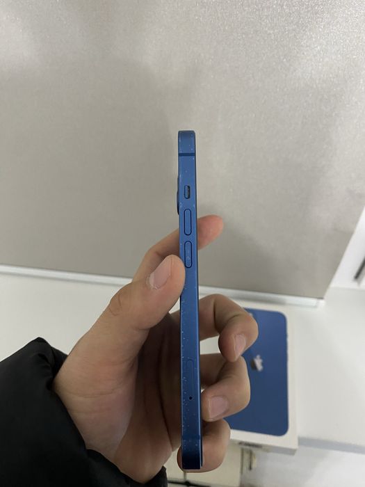 Айфон 13 синего цвета