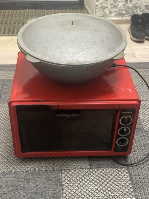 Казан 20 литр 10000 тенге и асел пеш жумс истеп тур тоже 10000 тенге