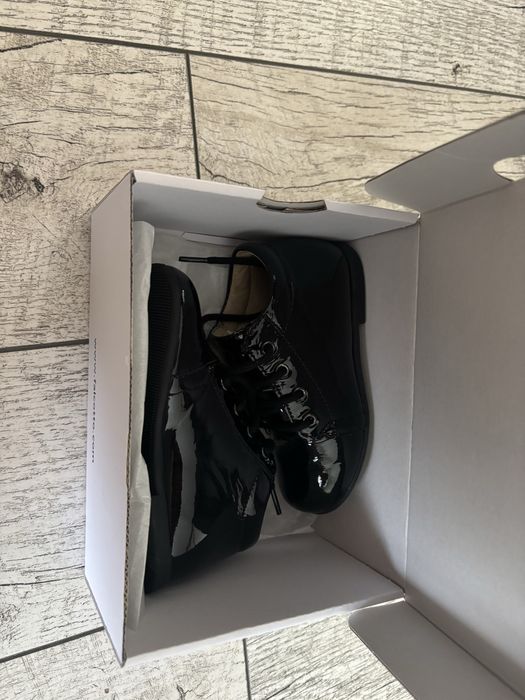 Pantofi noi Falcotto piele lacuita marimea 24