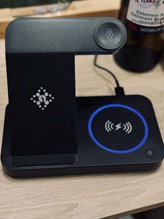 Безжична зарядна станция 3в 1 за телефон, часовник(Samsung) и слушалки