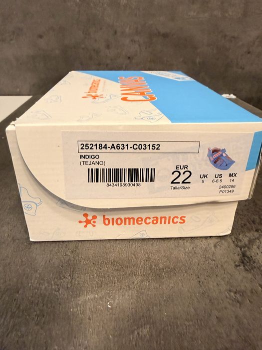 Sandale Biomecanics copii, mărimea 22 – stare excelentă