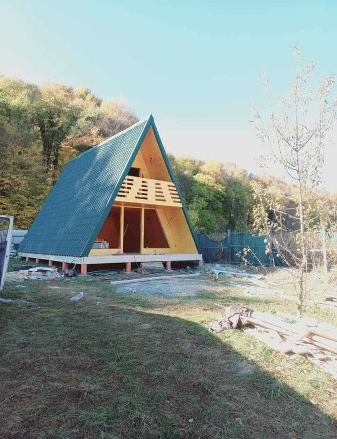 Cabana stil A-Frame, case, terase si foisoare din structura de lemn