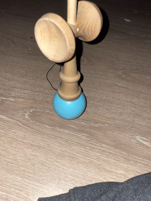 Vând kendama krom pop blue