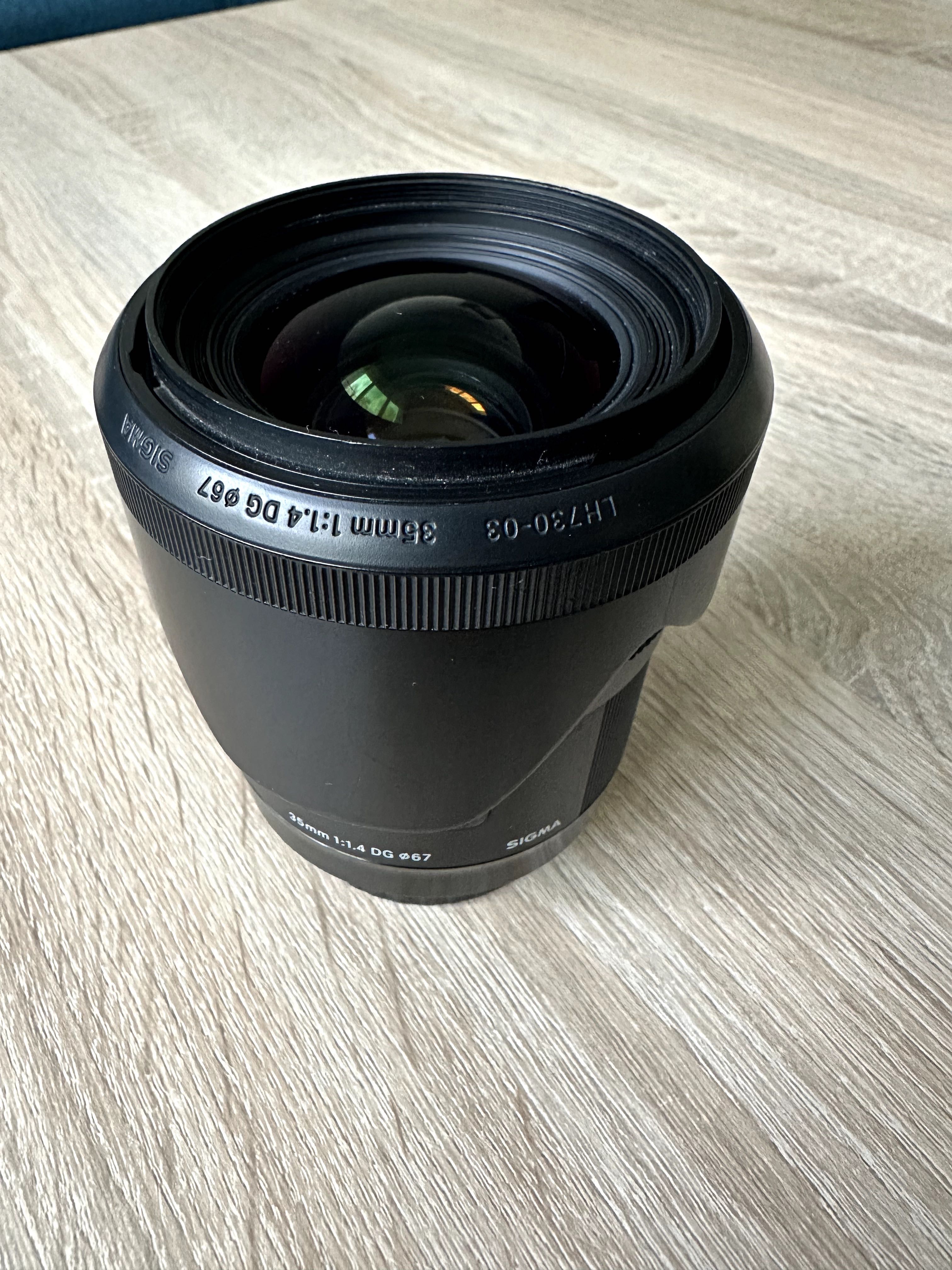 Canon 5D Mark IV + Canon 50mm f1.4 + Sigma 35mm f1.4 Art