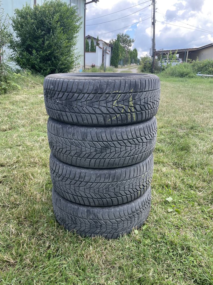 Зимни гуми hankook 225/45/19 DOT 2020