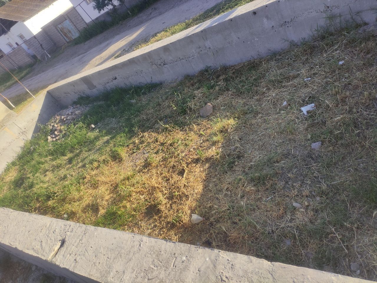 Uy sotiladi 8sotix yangi uchastka