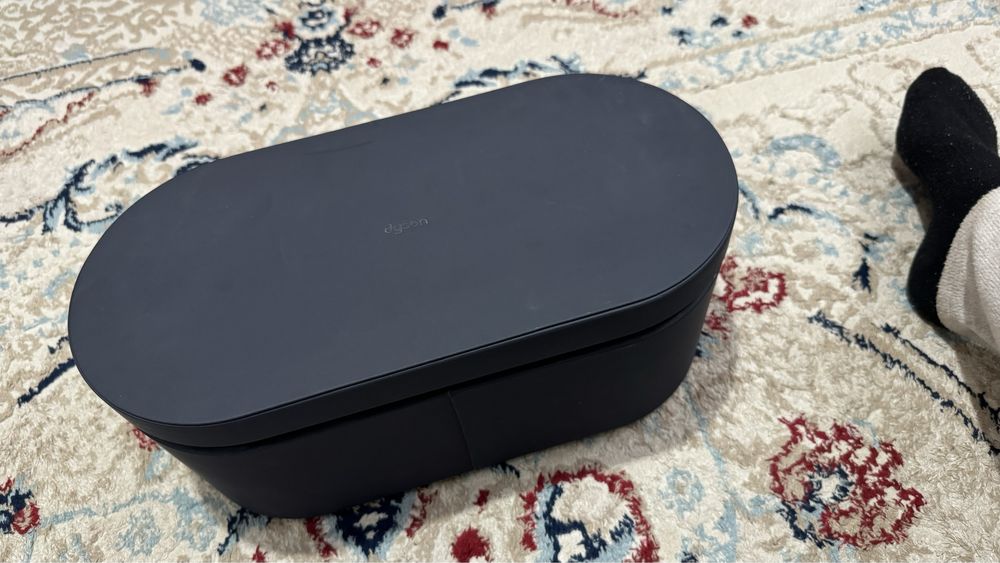 Продам дайсон почти новая