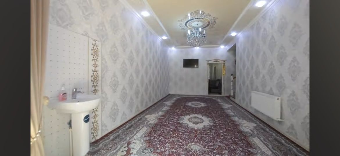 300 кв.м ховли жой сотилади