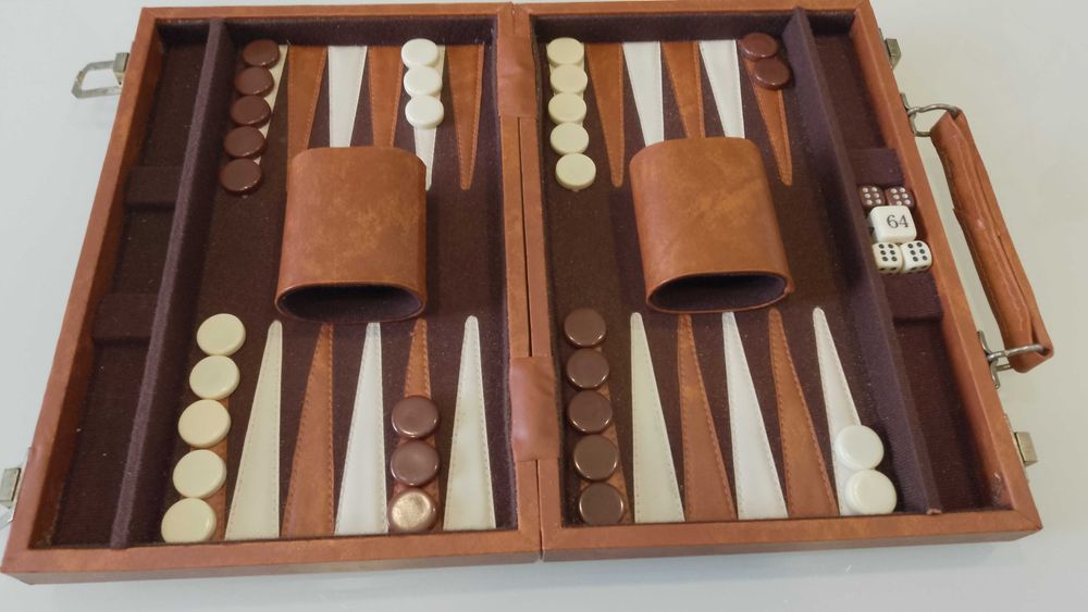 Joc table/ Backgammon in servieta eleganta, tip Diplomat