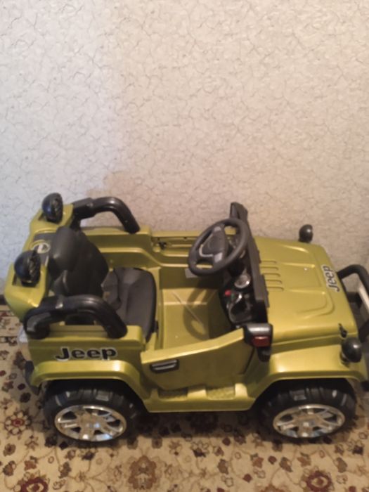 Продам детский велосипед и машину на аккумуляторе.В хорошем состоянии.