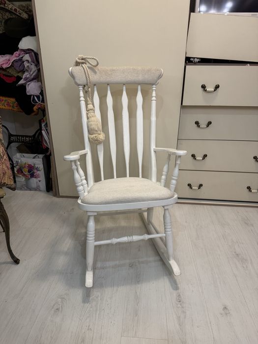 Scaun balansoar din lemn