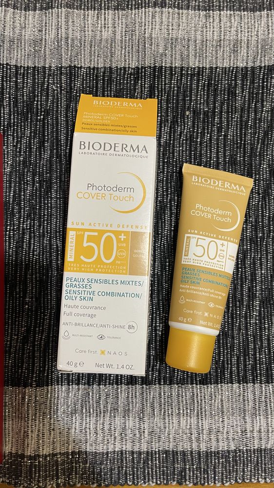 Crema fotoprotecție Bioderma Photoderm Cover Touch cu nuanțǎ BB Cream