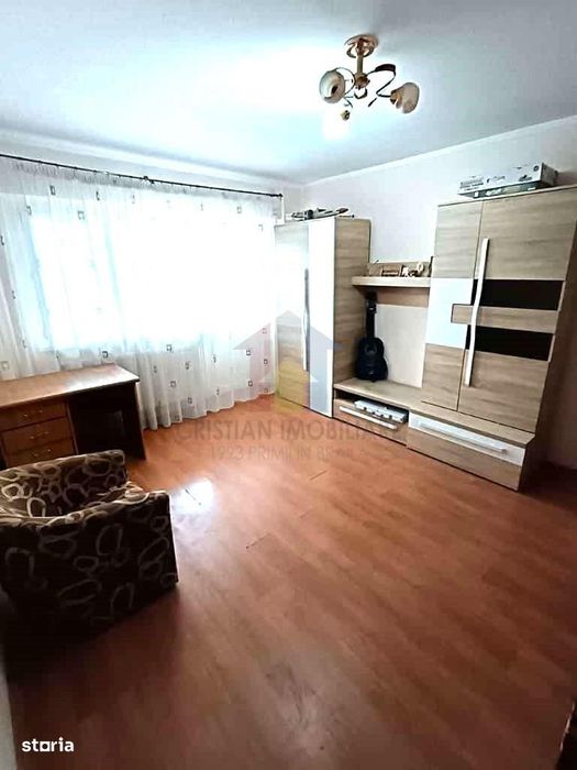 VEZI VIDEO! Ap 2 camere, Decomandat, Etaj 3, zona Radu Negru