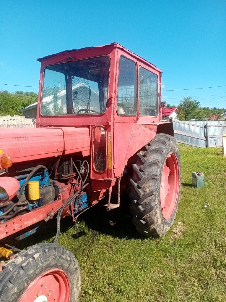 Se vinde două 650 forestier