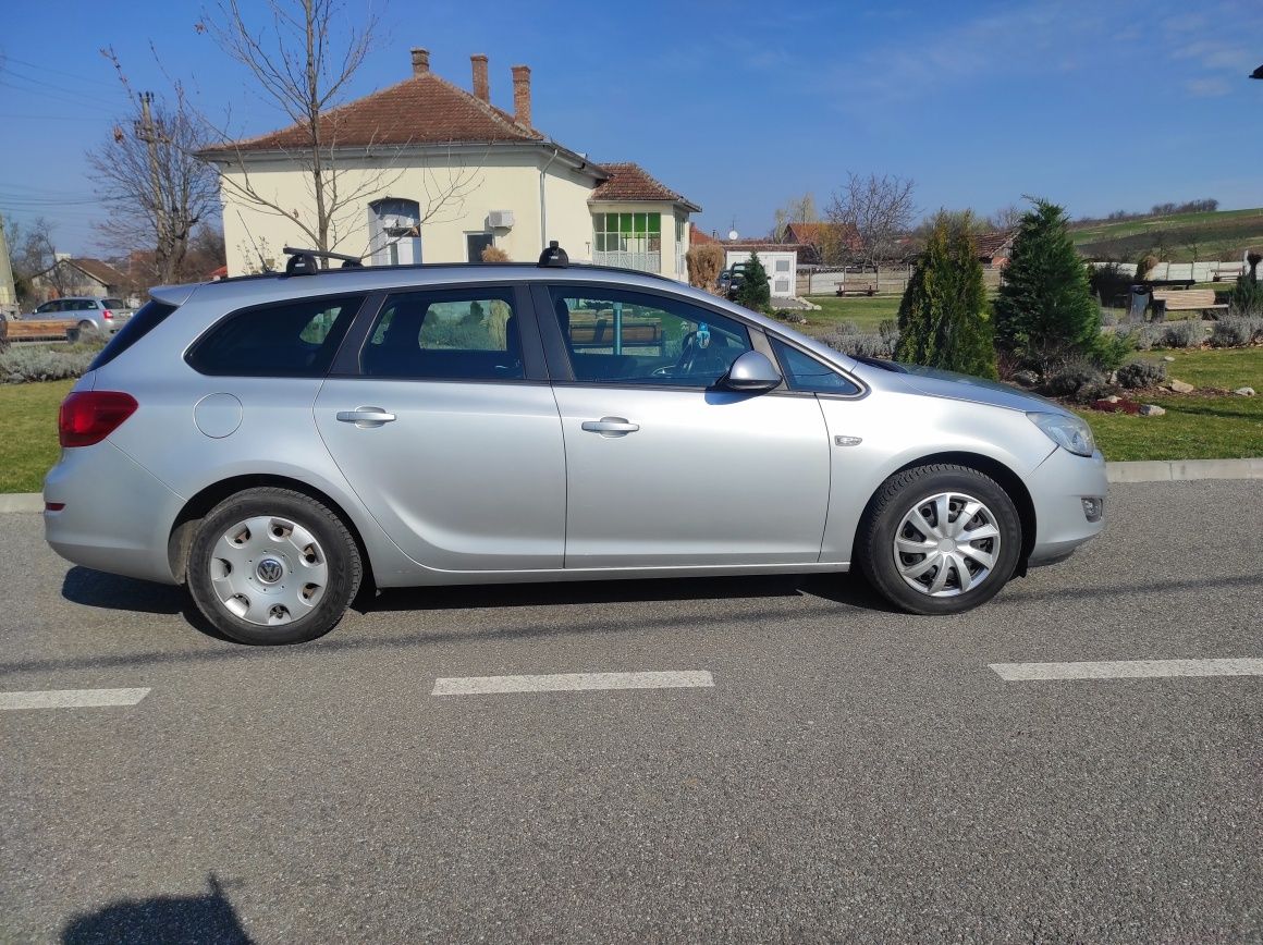 Opel Astra J Sport Tourer 1.7 2012