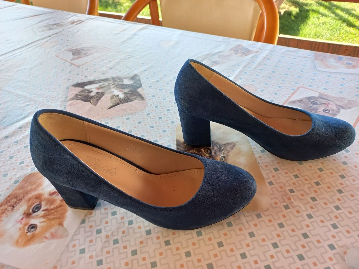 Pantofi albastri marimea 37