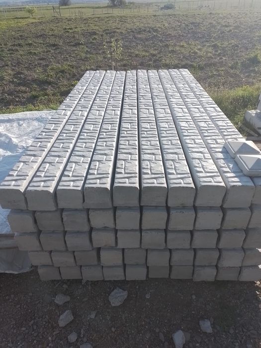 Plăci gard beton Botoșani 
Dimensiune placă : 200×50cm Grosime 4