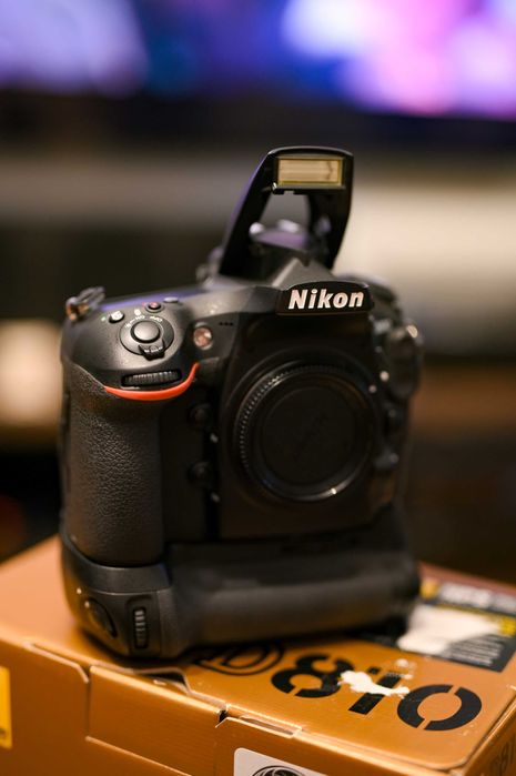 Nikon D810 Body la cutie, complet, impecabil + grip MB-D12 NOU