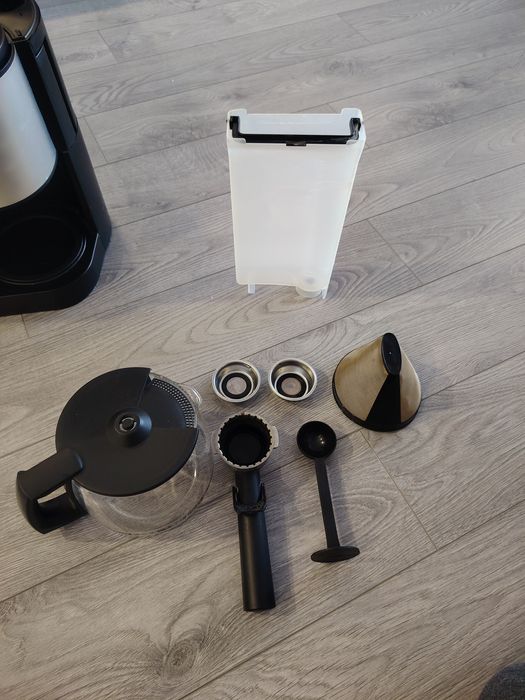 CRUPS КАФЕМАШИНА, еспресо-шварц кафе + кафемелачка DELONGHI