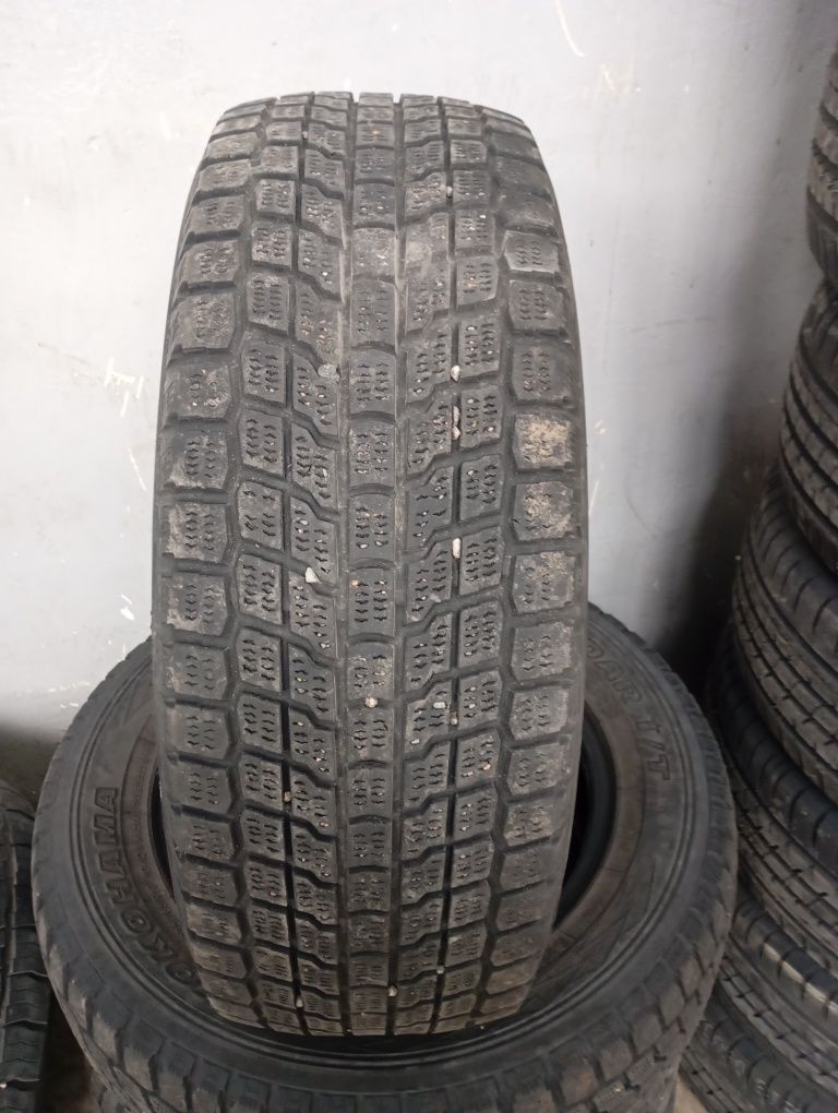 Шины Иокогама 235/65R17