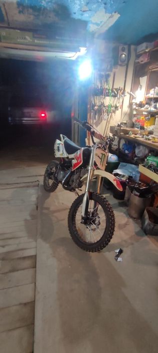 Мотоцикл питбайк