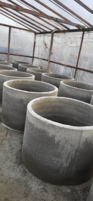 Fantanar execut fântânii cu utilaj mecanizat
