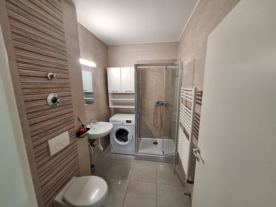 INCHIRIEZ ap. 1 camera Brașov Avangarden 3