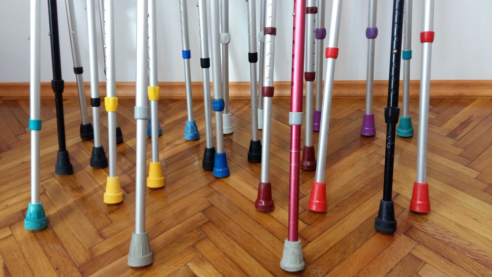 Carje ortopedice aluminiu, reglabile, cu suport antebrat, Germania