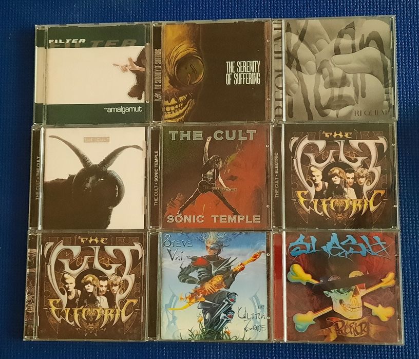 Продавам руски дискове с книжки